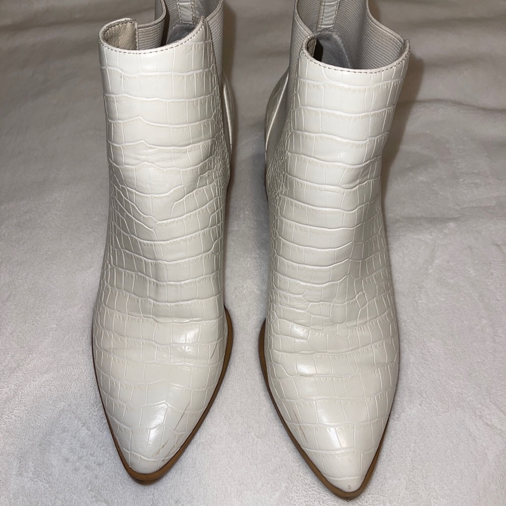 CHINESE LAUNDRY BOOTIES